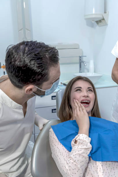 Best Weekend Emergency Dentist in Rushvle, IL